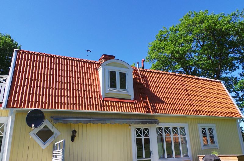 Omlaggning av villatak Hjarup Uppakra.jpg